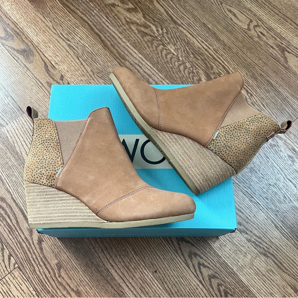 TOMS Kelsey Wedge Boot - Tan Leather / Mini Cheetah Suede (Size 8.5)